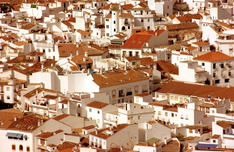Close up view of Ojen, M&aacute;laga August 2007